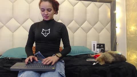 Maia  online show from December 29, 3:24 pm