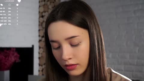 Snapshot of maidabuoy chatting on February 4, 1:45 am Lucy online show from February 4, 1:45 am