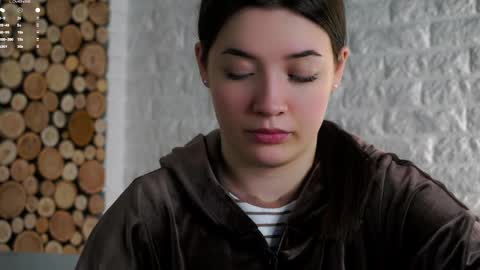 Lucy online show from April 5, 2:21 am