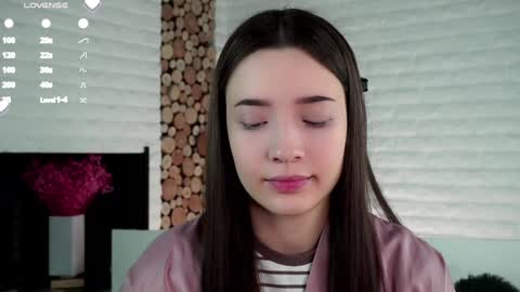 Snapshot of maidabuoy chatting on January 18, 1:19 am Lucy online show from January 18, 1:19 am