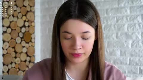 Lucy online show from December 19, 2:05 am