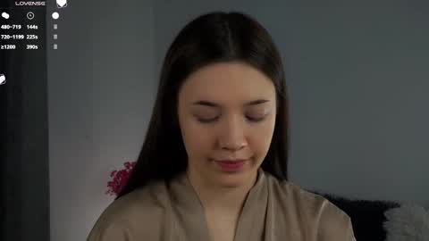 Snapshot of maidabuoy chatting on February 19, 1:18 am Lucy online show from February 19, 1:18 am