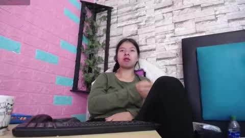  MAILY CAN  online show from November 23, 12:29 pm