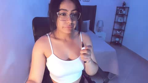 Snapshot of maite_kanes chatting on March 7, 2:36 am Maite online show from March 7, 2:36 am