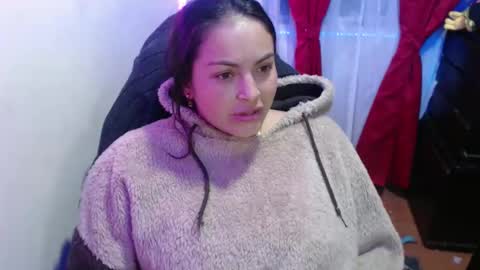 Snapshot of maitte_22 chatting on February 20, 1:36 am Hello friends Im on another account online show from February 20, 1:36 am