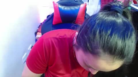 Snapshot of maitte_22 chatting on February 4, 2:17 am Hello friends Im on another account online show from February 4, 2:17 am