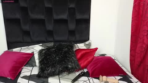 Snapshot of majuu__ chatting on February 18, 12:06 pm Celeste Bonet online show from February 18, 12:06 pm