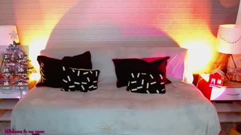 Snapshot of makarena_medina chatting on December 20, 1:14 am Makarena online show from December 20, 1:14 am