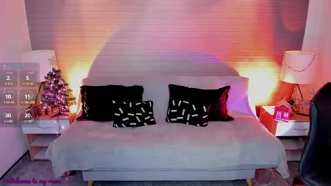 Snapshot of makarena_medina chatting on December 24, 1:16 am Makarena online show from December 24, 1:16 am