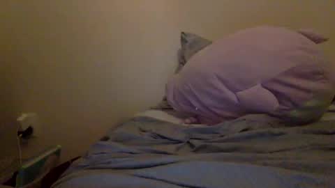 makemesquirt06 online show from September 16, 5:15 am