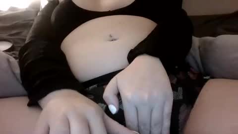 Snapshot of makemewatch chatting on October 24, 9:00 pm makemewatch online show from October 24, 9:00 pm