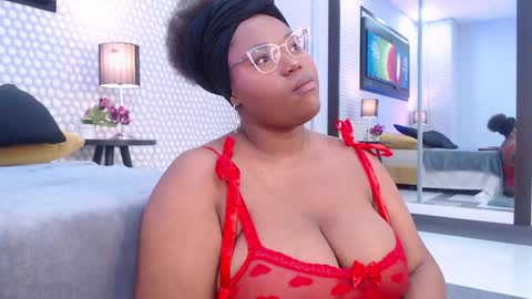 Snapshot of makena_gh chatting on February 9, 3:11 am makena online show from February 9, 3:11 am