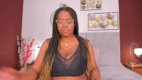 Snapshot of makena_gh chatting on October 7, 3:11 am makena online show from October 7, 3:11 am