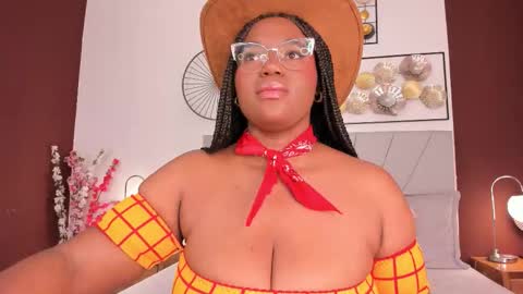 Snapshot of makena_gh chatting on November 1, 4:38 am makena online show from November 1, 4:38 am