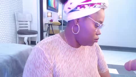 Snapshot of makena_gh chatting on February 10, 3:03 am makena online show from February 10, 3:03 am