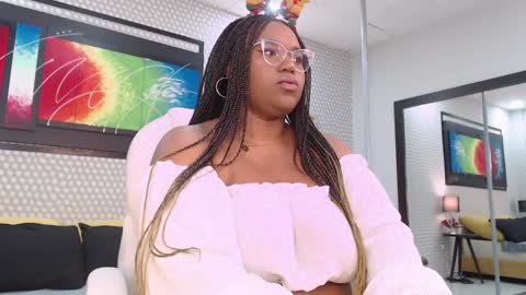 Snapshot of makena_gh chatting on December 14, 3:28 am makena online show from December 14, 3:28 am