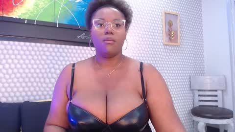 Snapshot of makena_gh chatting on February 24, 4:58 am makena online show from February 24, 4:58 am