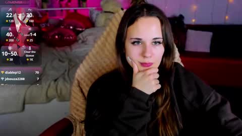 Snapshot of makima_lee chatting on February 15, 4:56 pm Makima online show from February 15, 4:56 pm
