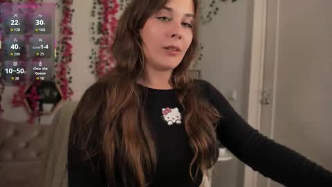 Snapshot of makima_lee chatting on September 13, 8:39 pm Makima online show from September 13, 8:39 pm