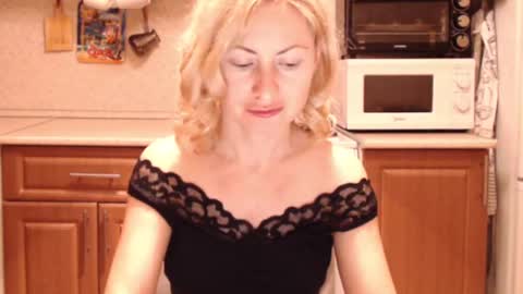 Snapshot of malenamila chatting on February 5, 7:53 pm Malena online show from February 5, 7:53 pm