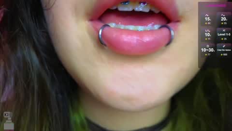 Snapshot of malicia_witch_ chatting on December 17, 3:28 am Mar Alicia Rosie v A L I C I A W I T C - Meg Cherie online show from December 17, 3:28 am