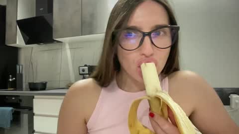 Snapshot of malina568708 chatting on January 18, 3:49 pm malina568708 online show from January 18, 3:49 pm