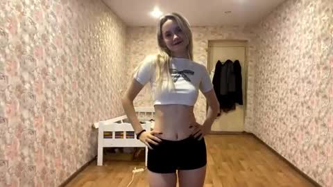Amelia online show from September 15, 3:31 pm