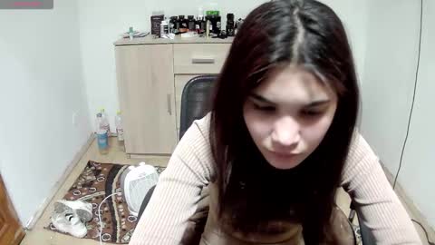 mallorymyers online show from December 3, 9:06 pm