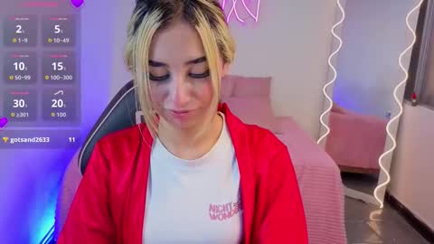 Snapshot of malory_tay chatting on October 3, 7:52 pm Malory online show from October 3, 7:52 pm