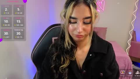 Snapshot of malory_tay chatting on October 22, 7:52 pm Malory online show from October 22, 7:52 pm