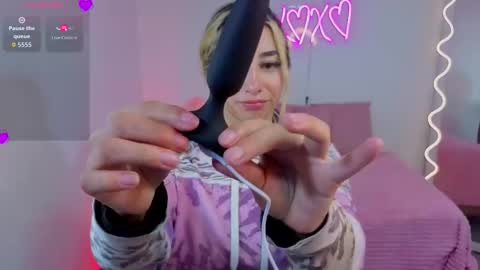 Snapshot of malory_tay chatting on September 30, 7:19 pm Malory online show from September 30, 7:19 pm