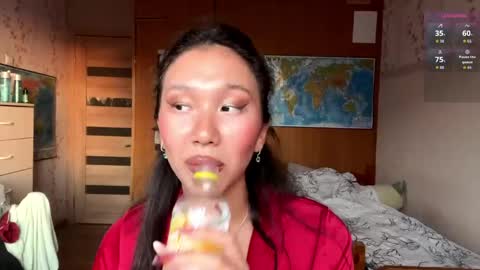 Olivia online show from June 3, 2:33 pm