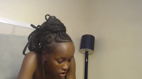 Snapshot of mamaapussy chatting on March 4, 12:29 am mamaa online show from March 4, 12:29 am
