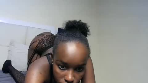 Snapshot of mamaapussy chatting on February 19, 4:55 pm mamaa online show from February 19, 4:55 pm
