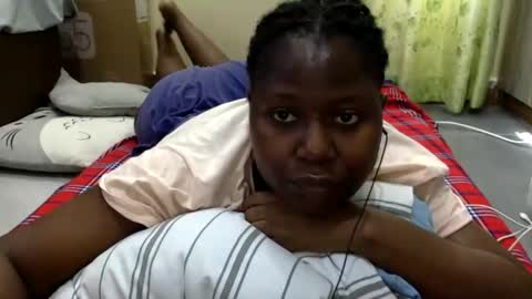 Snapshot of mamasita2023 chatting on September 19, 10:36 am mamasita2023 online show from September 19, 10:36 am