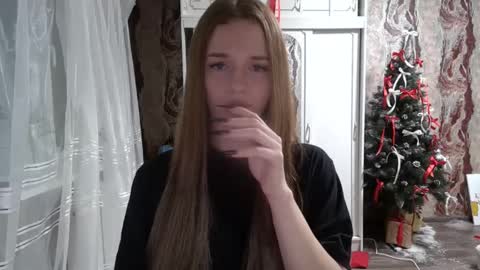 Mamie Trish online show from December 3, 8:50 pm