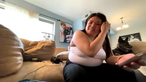 Mami Twishy online show from November 2, 8:34 pm