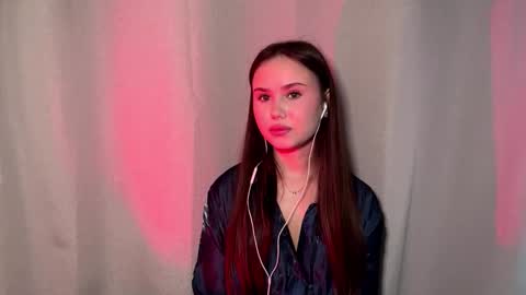 Mia Davis online show from February 24, 5:39 am