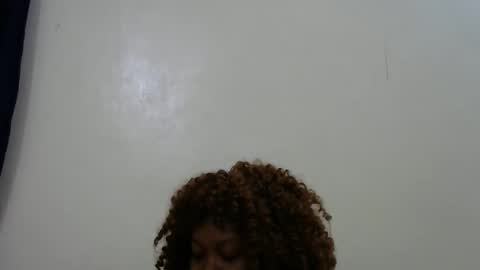 mamuuu_ online show from November 18, 4:19 pm