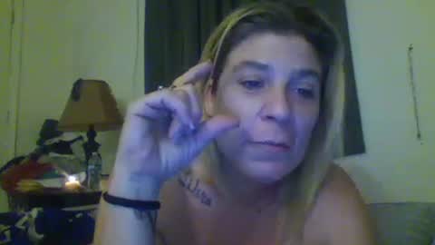 mindy22 online show from October 15, 9:45 am