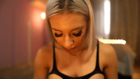 Snapshot of mandypeas chatting on September 30, 7:36 am Anto Lovense is Active My pleasure is in your hands Private is Open online show from September 30, 7:36 am