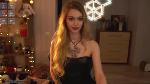 Snapshot of manifreyja chatting on October 21, 6:45 pm Amelie online show from October 21, 6:45 pm