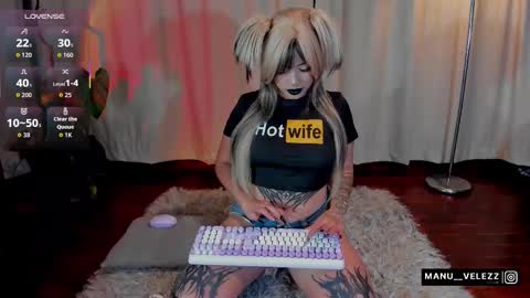 manu  velezz   Help me to get to 100 thumbs ups Tip 25tks  Rate me  online show from February 4, 12:24 am