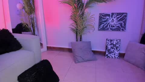 Manu Velez  online show from December 6, 2:28 pm