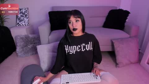 Manu Velez  online show from December 7, 2:57 pm