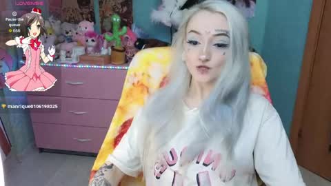 Manuela online show from April 21, 4:08 am