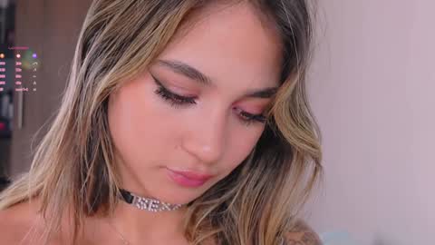 Mara Independent Model online show from December 18, 2:28 pm