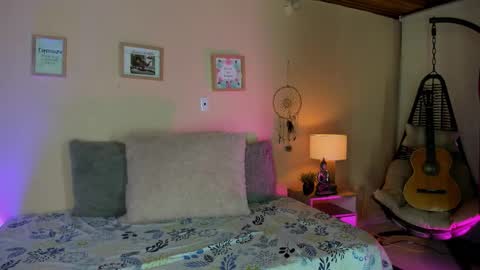 MARA  online show from November 18, 1:23 pm