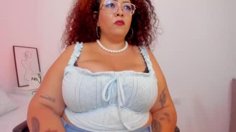 Mrs. Sweet online show from October 4, 1:55 am