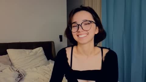 Melissa online show from September 10, 6:30 pm